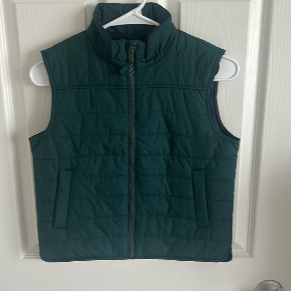 Crewcuts emerald  green boys zip up vest. NWT . Sharp color . Front pockets